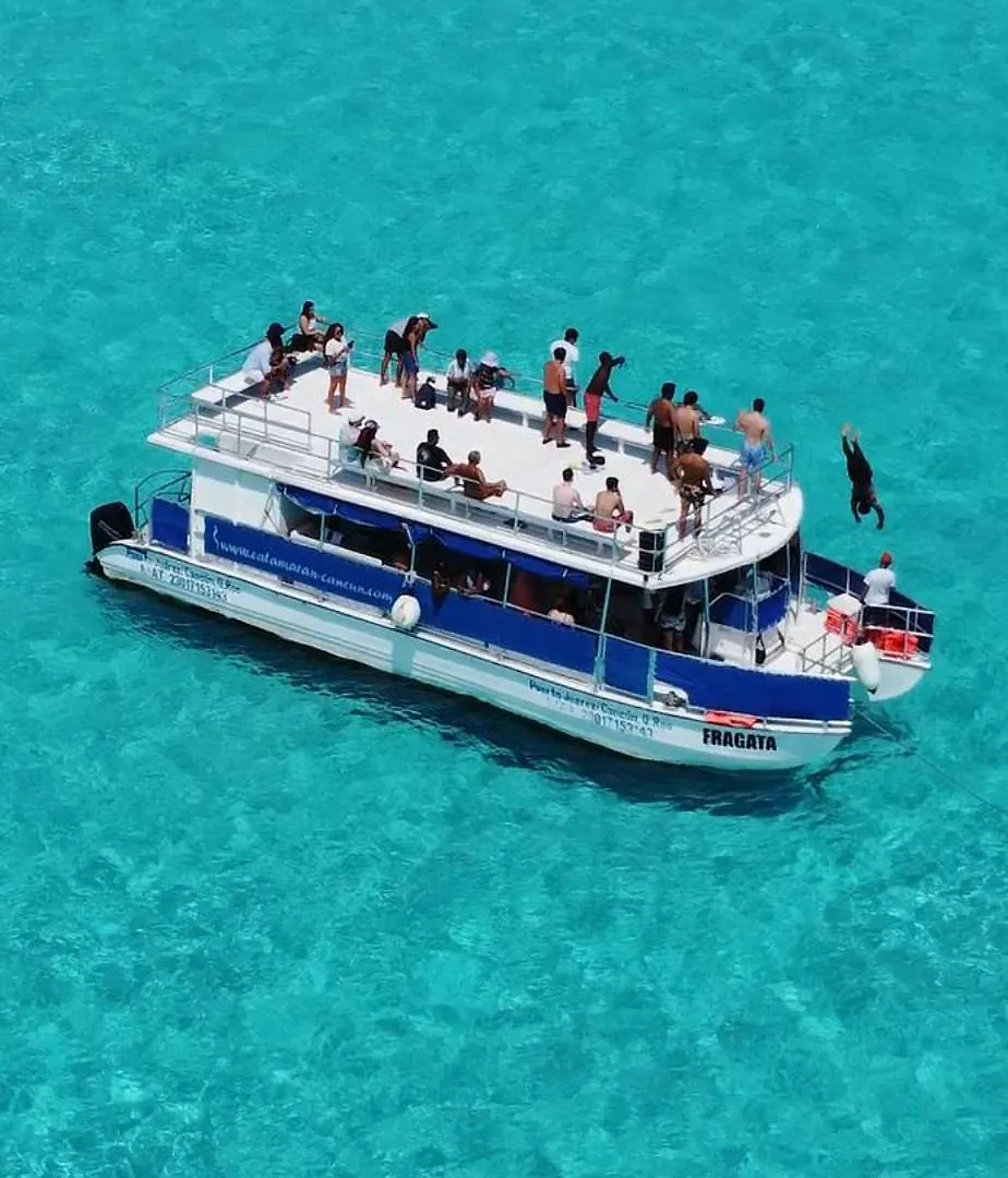 Catamaran Fragata Канкун Ботель
